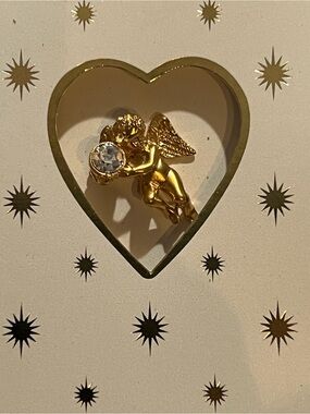 vintage Avon gold-tone angel brooch